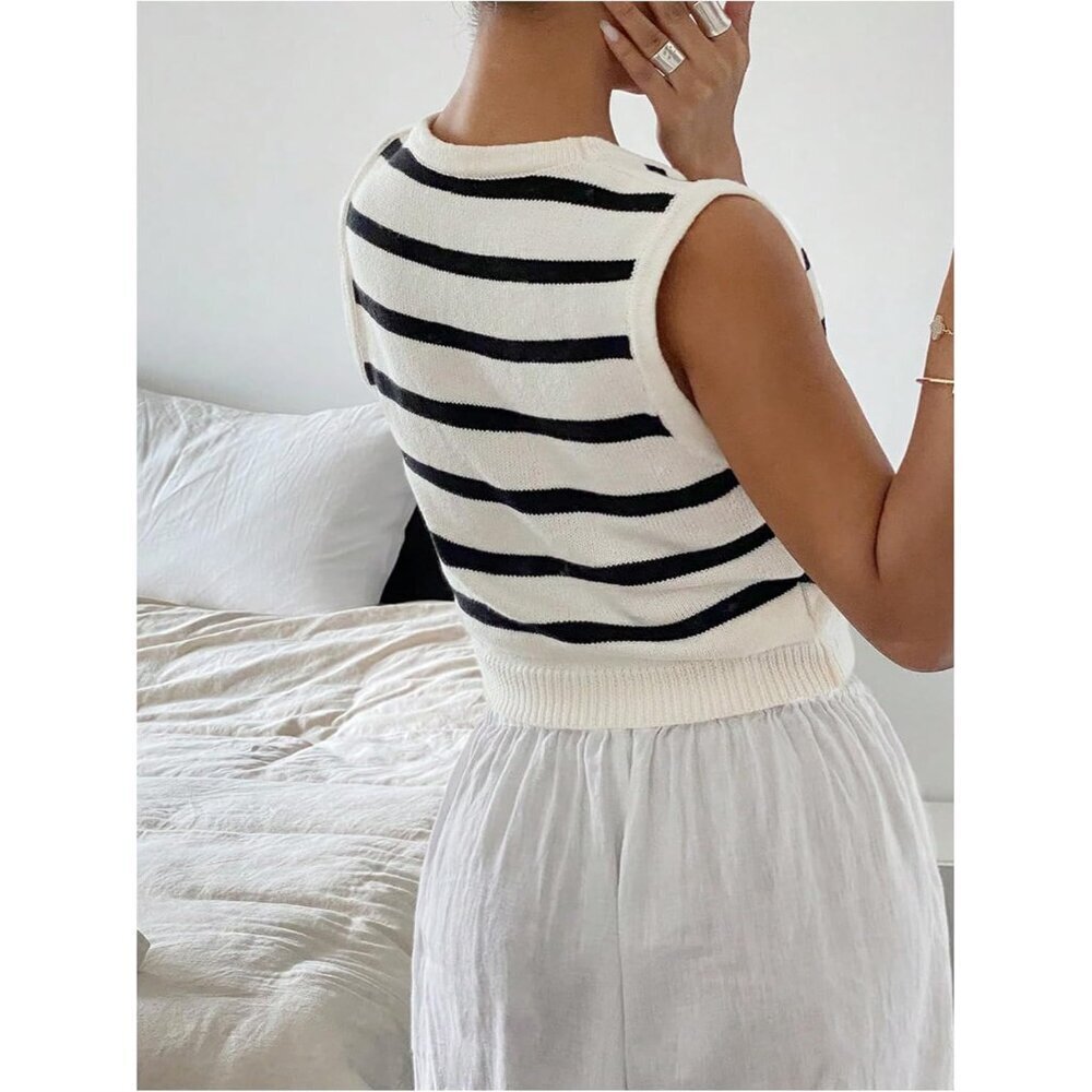 Women's Striped Knit Sweater Vest Small Sleeveless V Neck Button Top - Picture 3 of 5